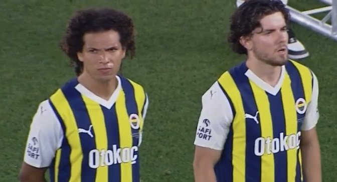 Fenerbahçe are on the field in the new season kit in the Turkish Cup final!